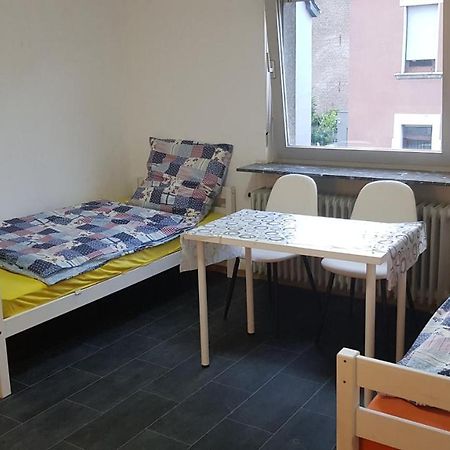 Handwerker Unterkunft Monteurzimmer Mit Gemeinschaftsbad In Brebach Saarbruecken Luaran gambar
