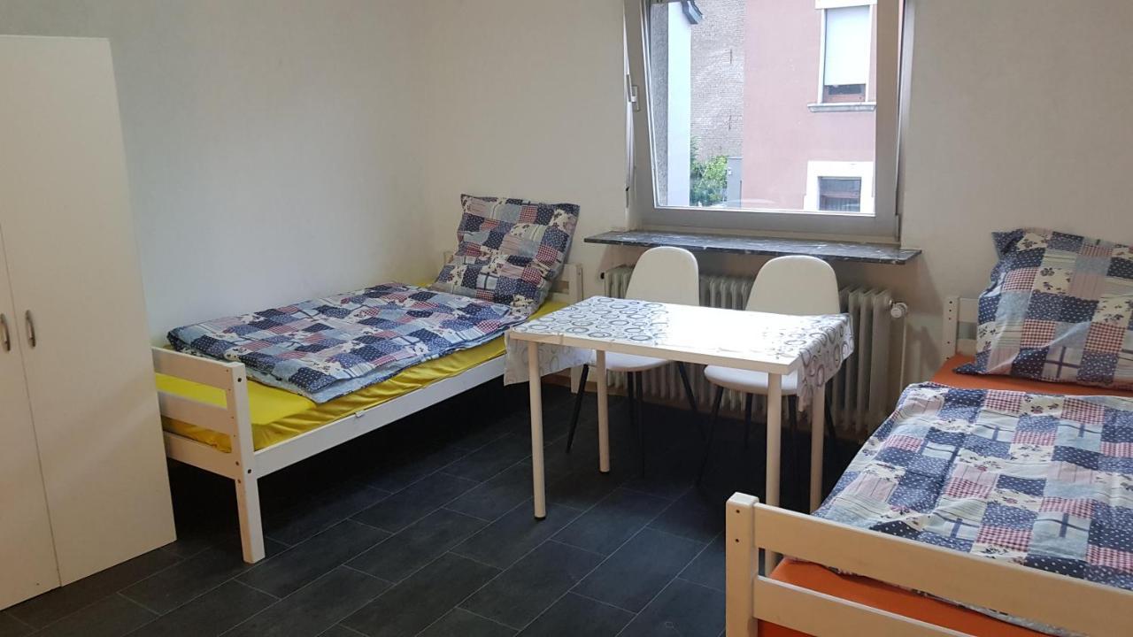 Handwerker Unterkunft Monteurzimmer Mit Gemeinschaftsbad In Brebach Saarbruecken Luaran gambar